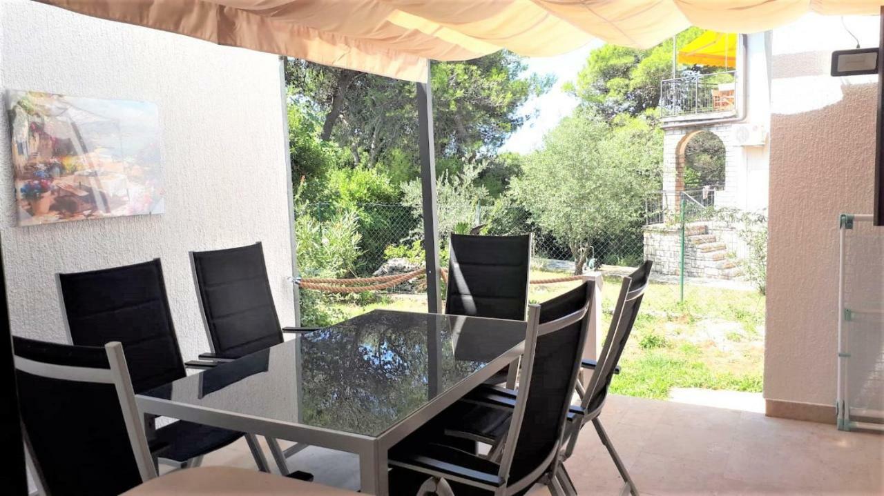 شقة Apartmen Relax 200 M T Beach روفينج المظهر الخارجي الصورة