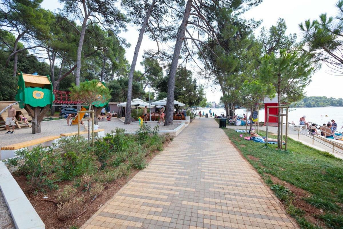 شقة Apartmen Relax 200 M T Beach روفينج المظهر الخارجي الصورة