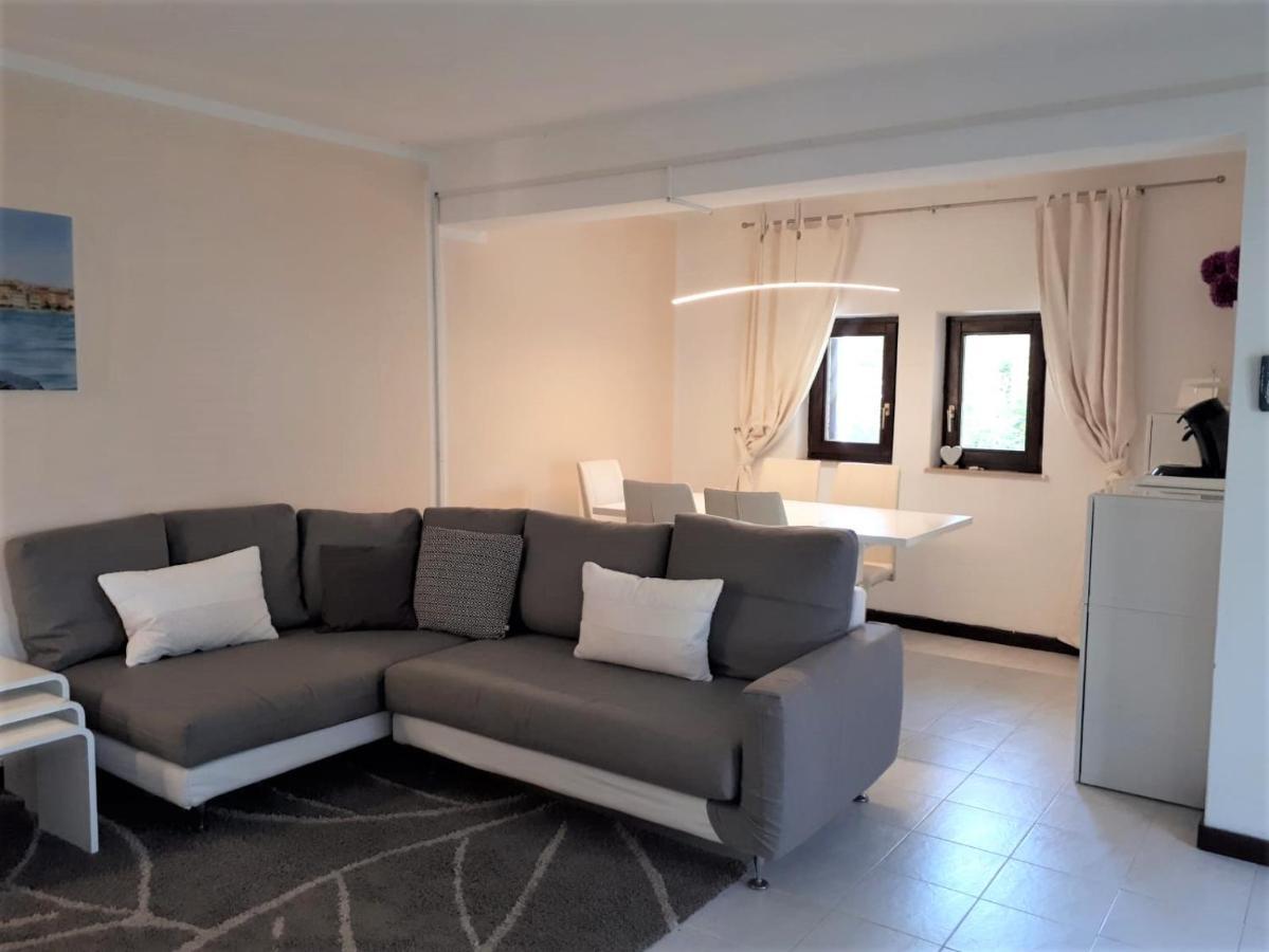شقة Apartmen Relax 200 M T Beach روفينج المظهر الخارجي الصورة