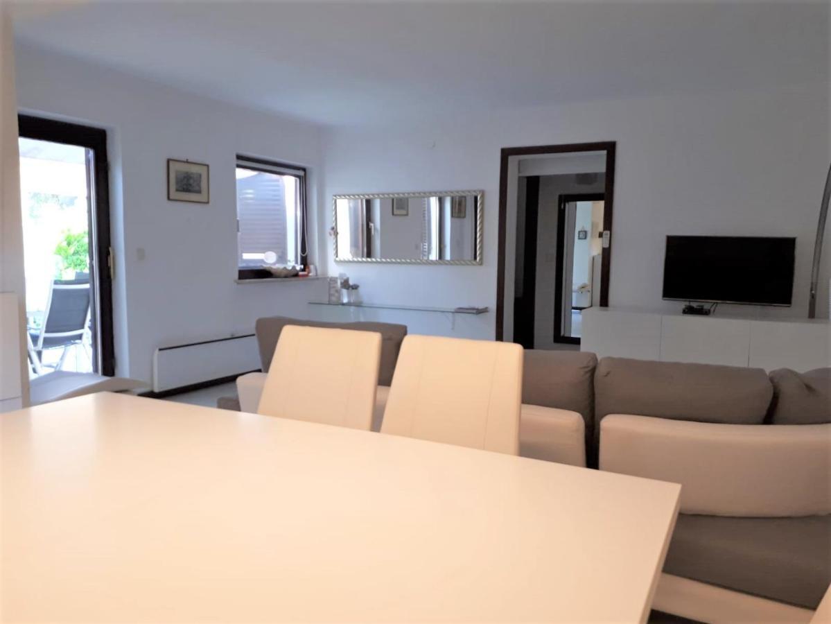 شقة Apartmen Relax 200 M T Beach روفينج المظهر الخارجي الصورة